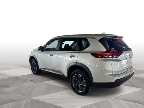 Used 2025 Nissan Rogue SV AWD/4WD image 6