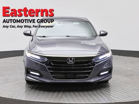 Used 2018 Honda Accord Sport image 2