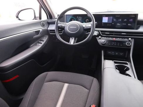 Used 2025 Hyundai Sonata SEL FWD image 23