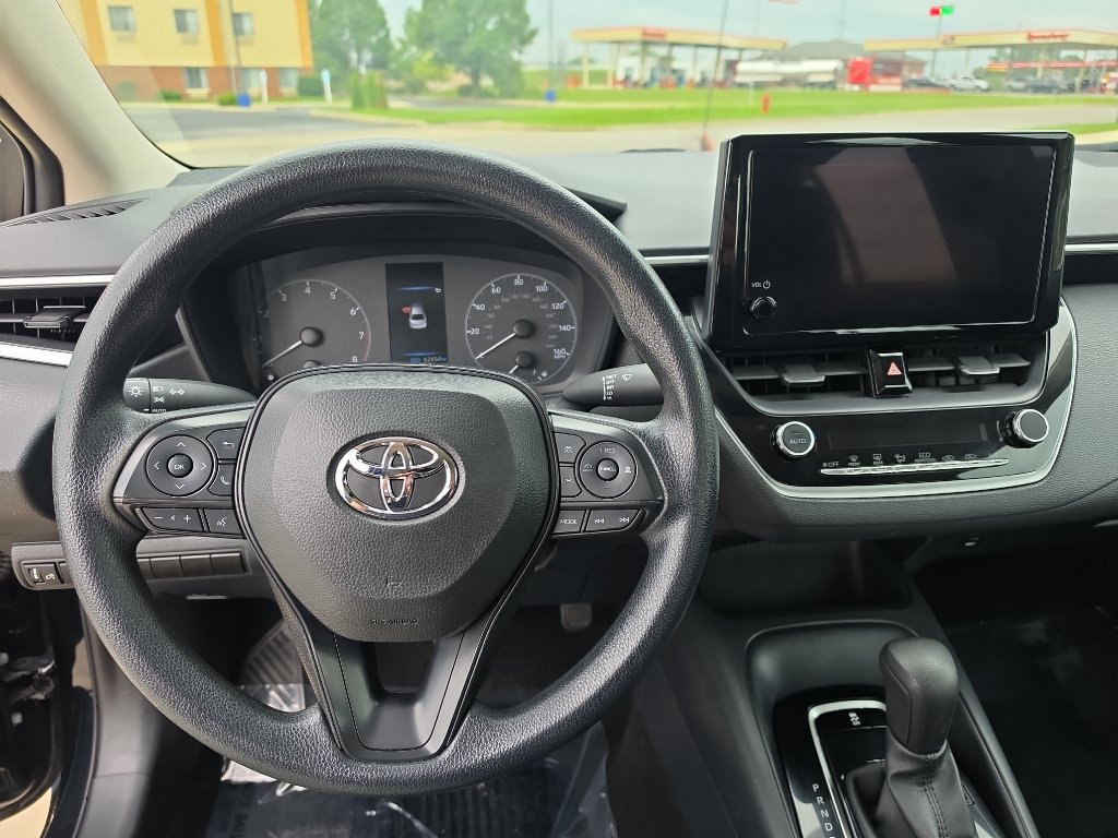 Used 2024 Toyota Corolla LE FWD image 9
