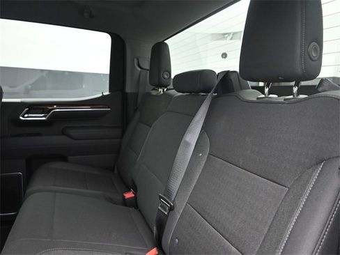 New 2026 GMC Sierra 1500 SLE image 11