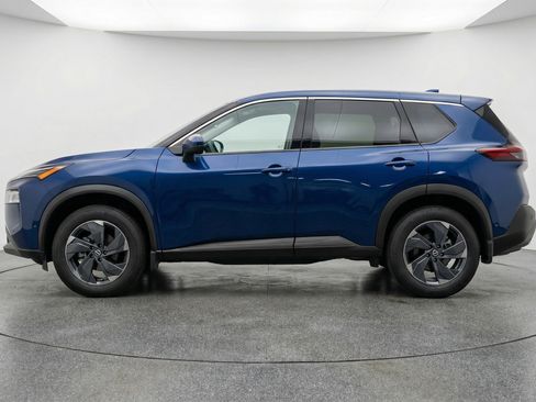 Used 2025 Nissan Rogue SV FWD image 5