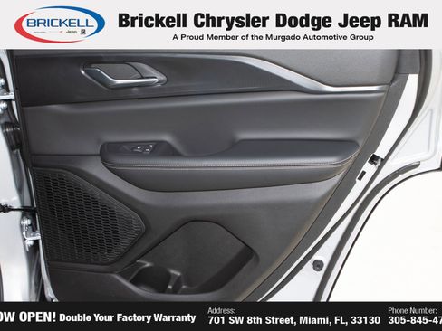 New 2025 Jeep Grand Cherokee Laredo image 10