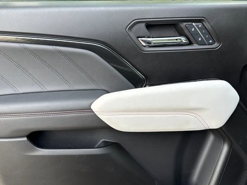 New 2024 GMC Canyon AT4X w/ AT4X AEV Edition AWD/4WD image 10