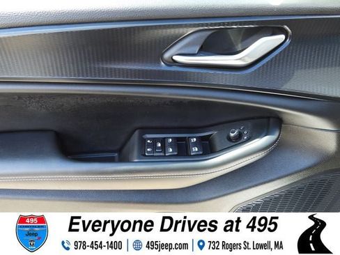 Used 2025 Jeep Grand Cherokee Laredo X AWD/4WD image 15