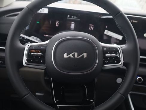 New 2026 Kia Carnival EX image 12