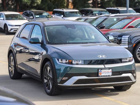 New 2026 Hyundai Ioniq 5 SEL RWD image 3