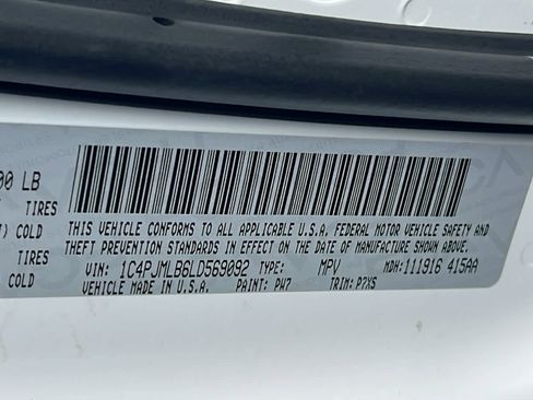 Used 2020 Jeep Cherokee Latitude Plus w/ Cold Weather Group image 30