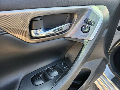 Used 2013 Nissan Altima 2.5 SL w/ Technology Pkg image 30