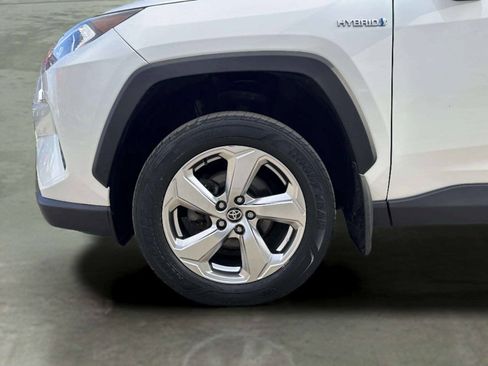 Used 2021 Toyota RAV4 XLE Premium AWD/4WD image 38