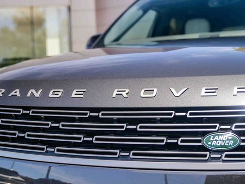 New 2026 Land Rover Range Rover Sport SE AWD/4WD image 11