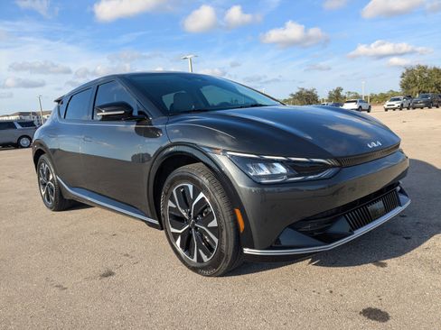 Certified 2022 Kia EV6 Wind image 2