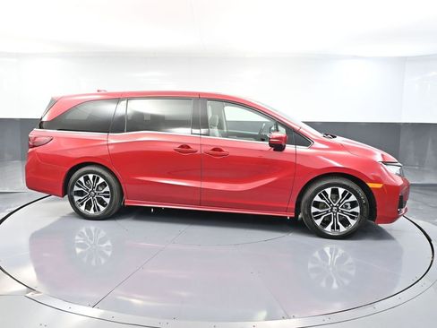 Used 2025 Honda Odyssey Elite image 4