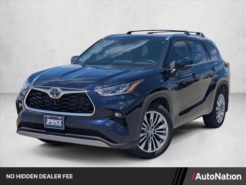 Used 2026 Toyota Highlander Platinum AWD/4WD image 1
