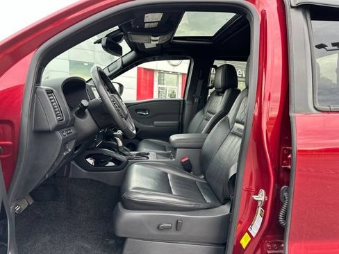 Used 2022 Nissan Frontier PRO-4X w/ Pro-4X Premium Package AWD/4WD image 12