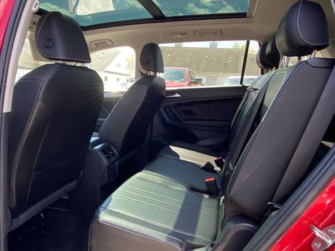 Certified 2023 Volkswagen Tiguan SE w/ Panoramic Sunroof Package image 19