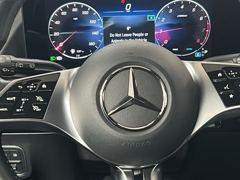 Used 2025 Mercedes-Benz GLA 250 image 25