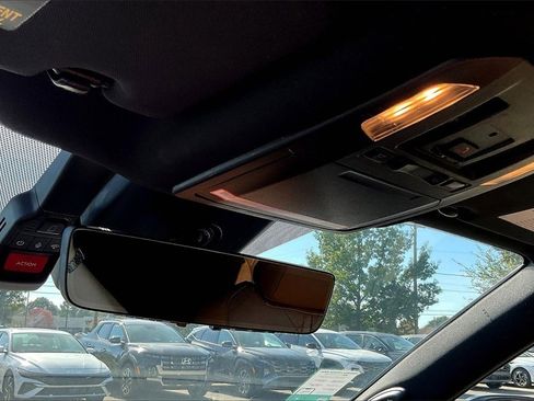 Used 2024 Toyota Highlander Platinum image 23