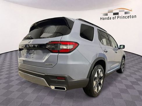 New 2026 Honda Pilot Touring image 3