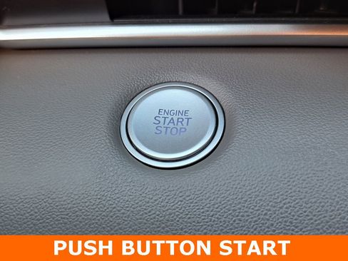 Used 2023 Hyundai Elantra SEL image 14