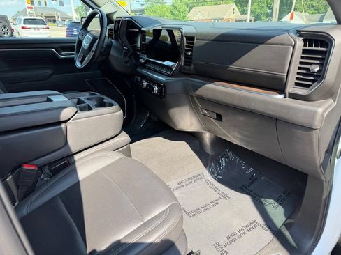 Used 2025 GMC Sierra 1500 SLT AWD/4WD image 27