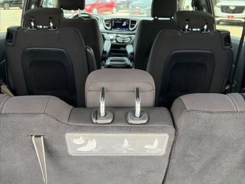 Used 2021 Chrysler Pacifica Touring w/ S Appearance Package FWD image 19
