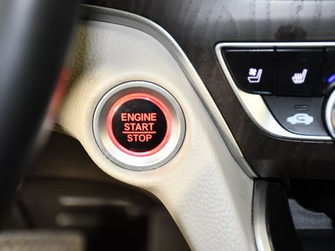 Used 2018 Honda Accord Touring image 25