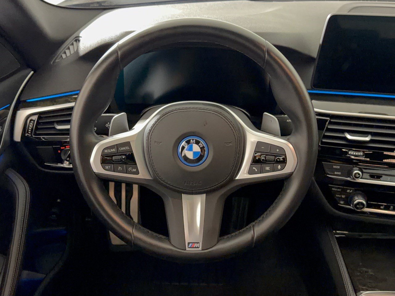 Used 2023 BMW 530e w/ M Sport Package RWD image 10