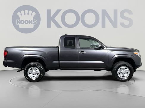 Used 2023 Toyota Tacoma SR w/ SR Convenience Package AWD/4WD image 8