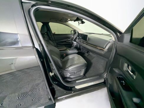 Used 2024 Nissan Ariya AWD image 30