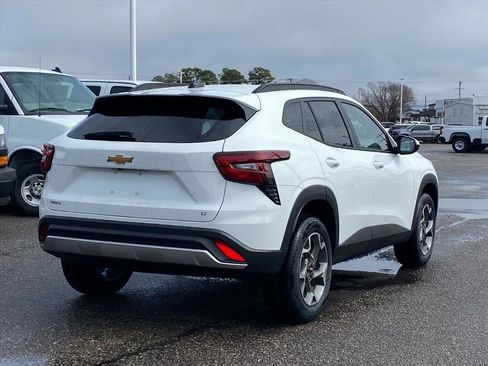New 2026 Chevrolet Trax LT image 3