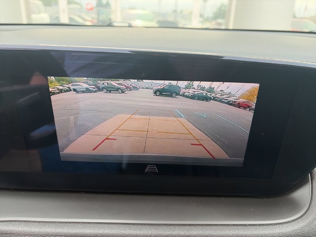 Used 2024 Buick Encore GX Preferred w/ Comfort Package FWD image 16
