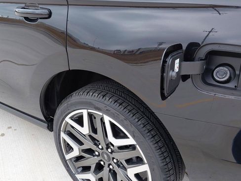 New 2026 Ford Expedition Platinum w/ Platinum Ultimate Package AWD/4WD image 26