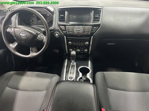 Used 2020 Nissan Pathfinder S image 6