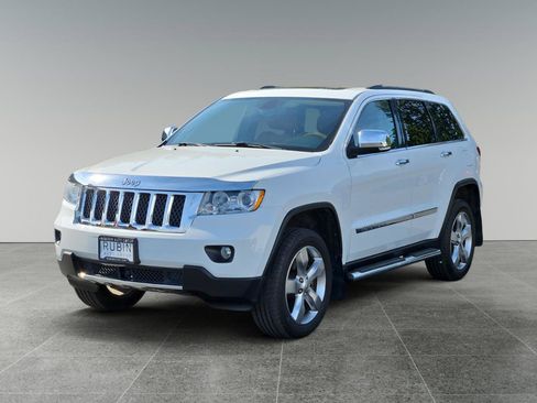 Used 2013 Jeep Grand Cherokee Overland w/ Advance Technology Group AWD/4WD image 3