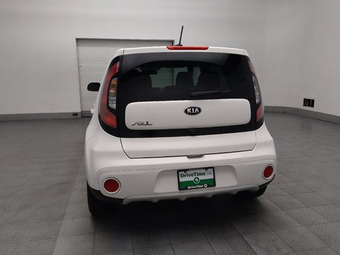 Used 2019 Kia Soul + image 6