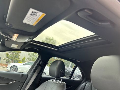 Used 2022 Mercedes-Benz E 350 Sedan image 12