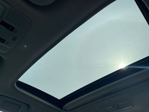 Used 2016 Toyota Corolla S Premium image 18