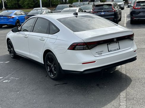 Used 2025 Honda Accord SE image 11