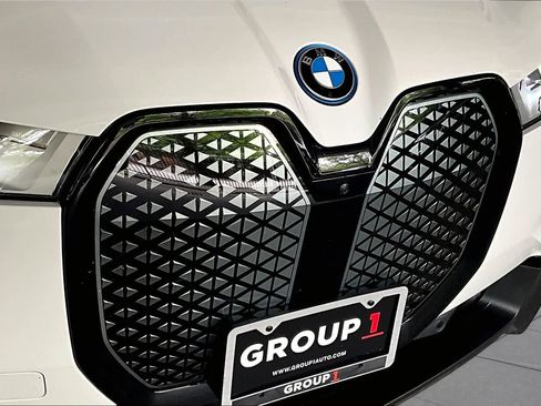 Used 2024 BMW iX xDrive50 w/ Convenience Package AWD/4WD image 29