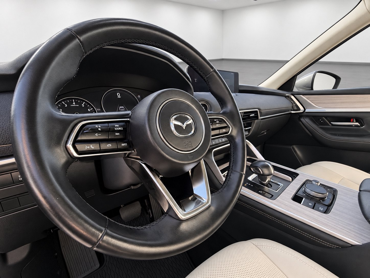 Used 2024 MAZDA CX-90 3.3 Turbo w/ Preferred Plus AWD/4WD image 28