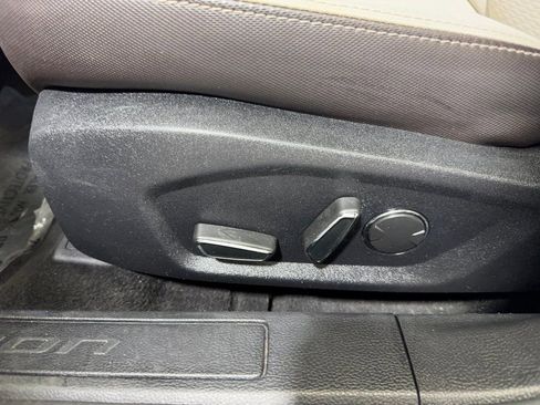 Used 2020 Ford Fusion SE w/ Equipment Group 151A image 34