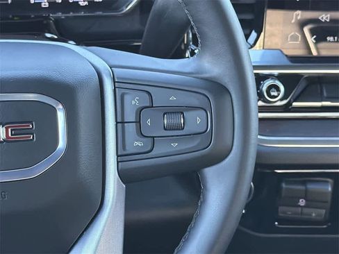 Used 2025 GMC Sierra 1500 SLT image 14