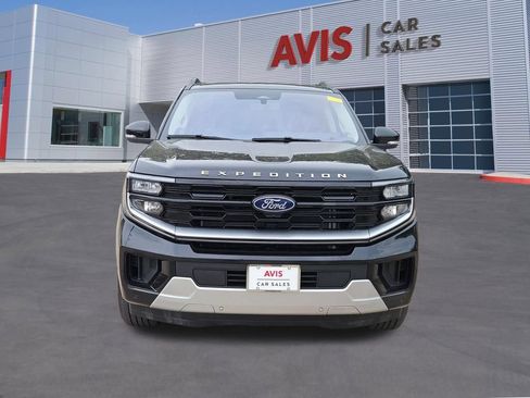 Used 2025 Ford Expedition Platinum AWD/4WD image 9