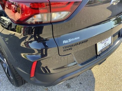 Used 2023 Chevrolet TrailBlazer RS w/ Sun and Liftgate Package AWD/4WD image 25