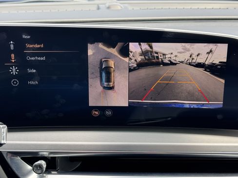 Used 2024 Cadillac Lyriq Luxury AWD/4WD image 24