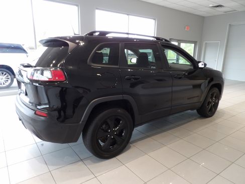 Used 2023 Jeep Cherokee Altitude Lux AWD/4WD image 4