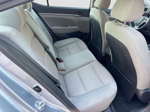 Used 2017 Hyundai Elantra SE FWD image 25