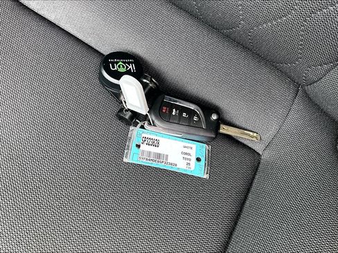 Used 2025 Toyota Corolla LE FWD image 15