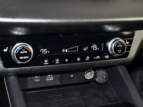 Used 2024 Mitsubishi Outlander SE Black Edition AWD/4WD image 28